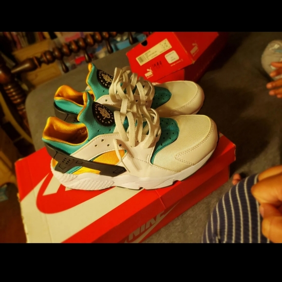 Nike Air Huarache - Picture 4 of 7